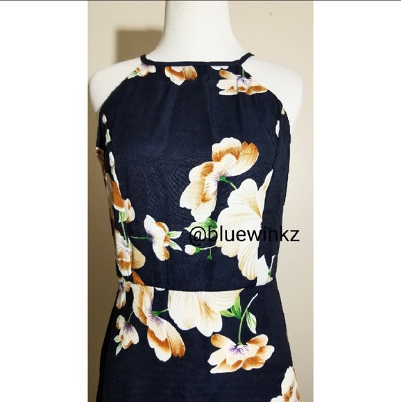 Blue Floral Maxi Dress 🌸 - Picture 4 of 7